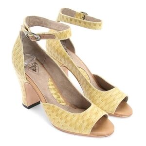 John Fluevog Miracles Marvel size 6 in VGUC